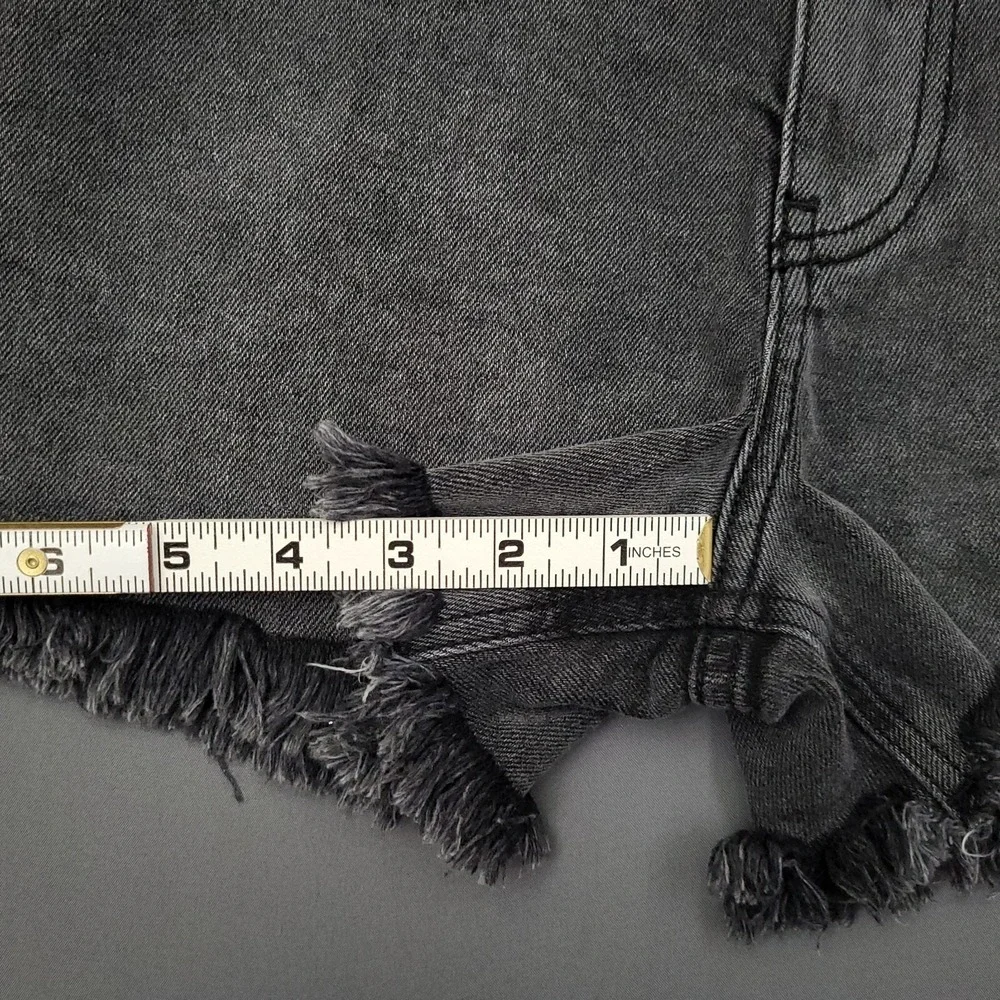 Hollister Ultra High-Rise‎ Mom Shorts Black Wash Vintage Stretch Sz 0 W24 Frayed
